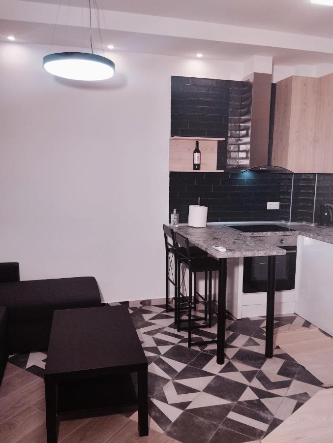 Romeo Isimeriahomz Apartment Tesalonika Bagian luar foto