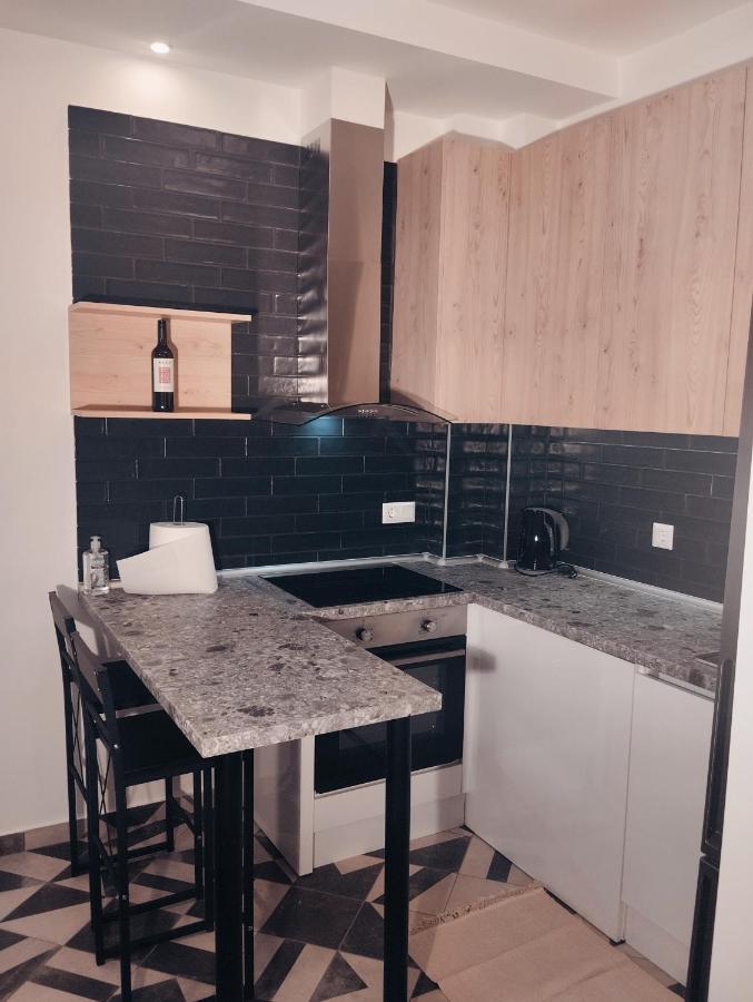 Romeo Isimeriahomz Apartment Tesalonika Bagian luar foto